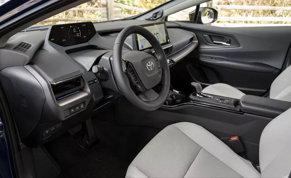 Toyota Prius 2024 Interieur.jpg