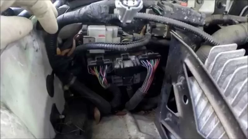 Découverte de l'ECM (Module de Commande Moteur) Emplacement et