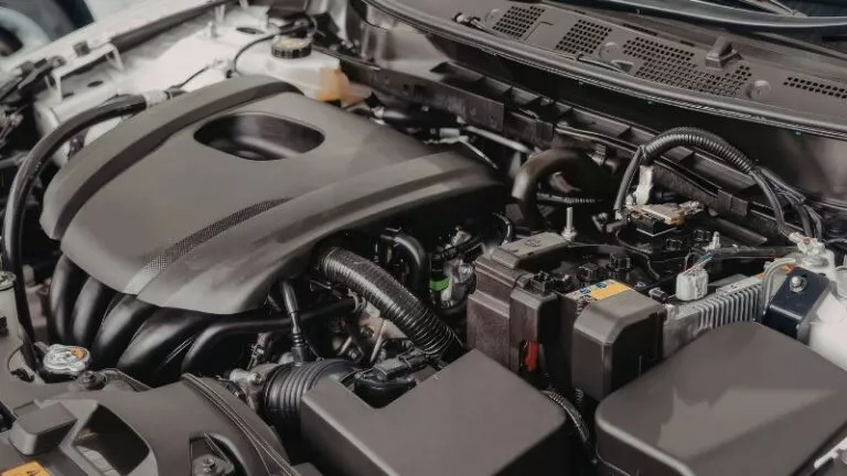 5 causes de surchauffe voiture qui peuvent détruire votre moteur